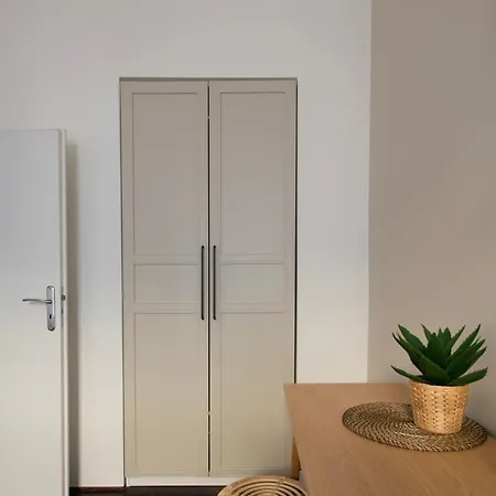 Wroblewskiego Street Apartamento