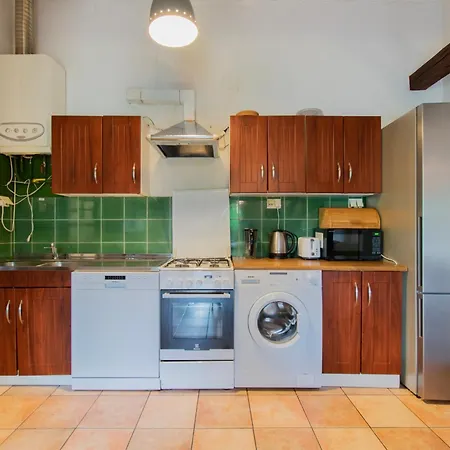 Wroblewskiego Street Apartment *